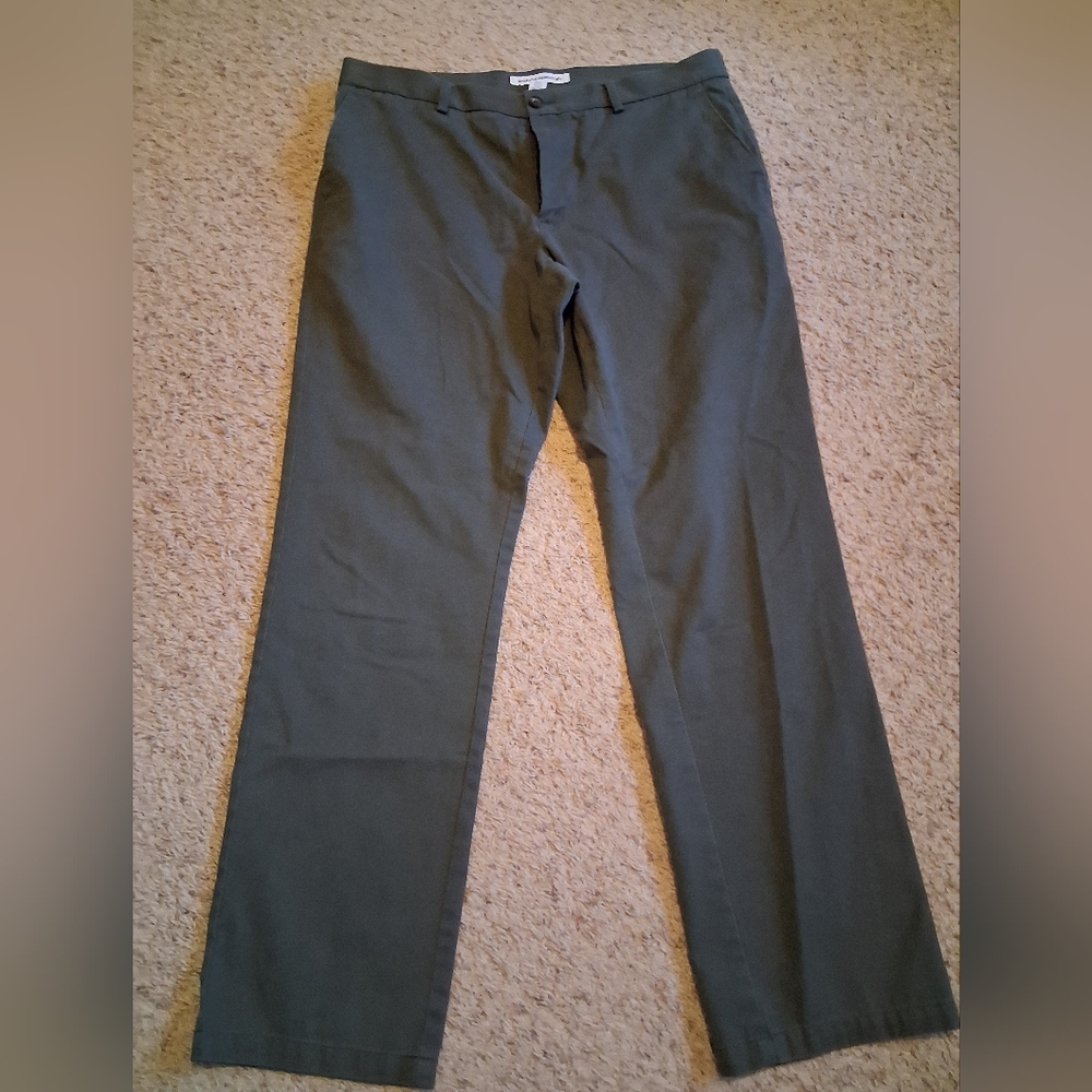 Amazon Essentials Men's Dark Gray Chinos
